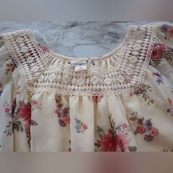Knitworks Beige Floral Boho Flowy Top Size Medium - Picture 3 of 9